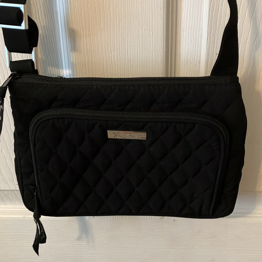 Vera Bradley crossbody hipster. Black quilted fabric. Excellent condition.
